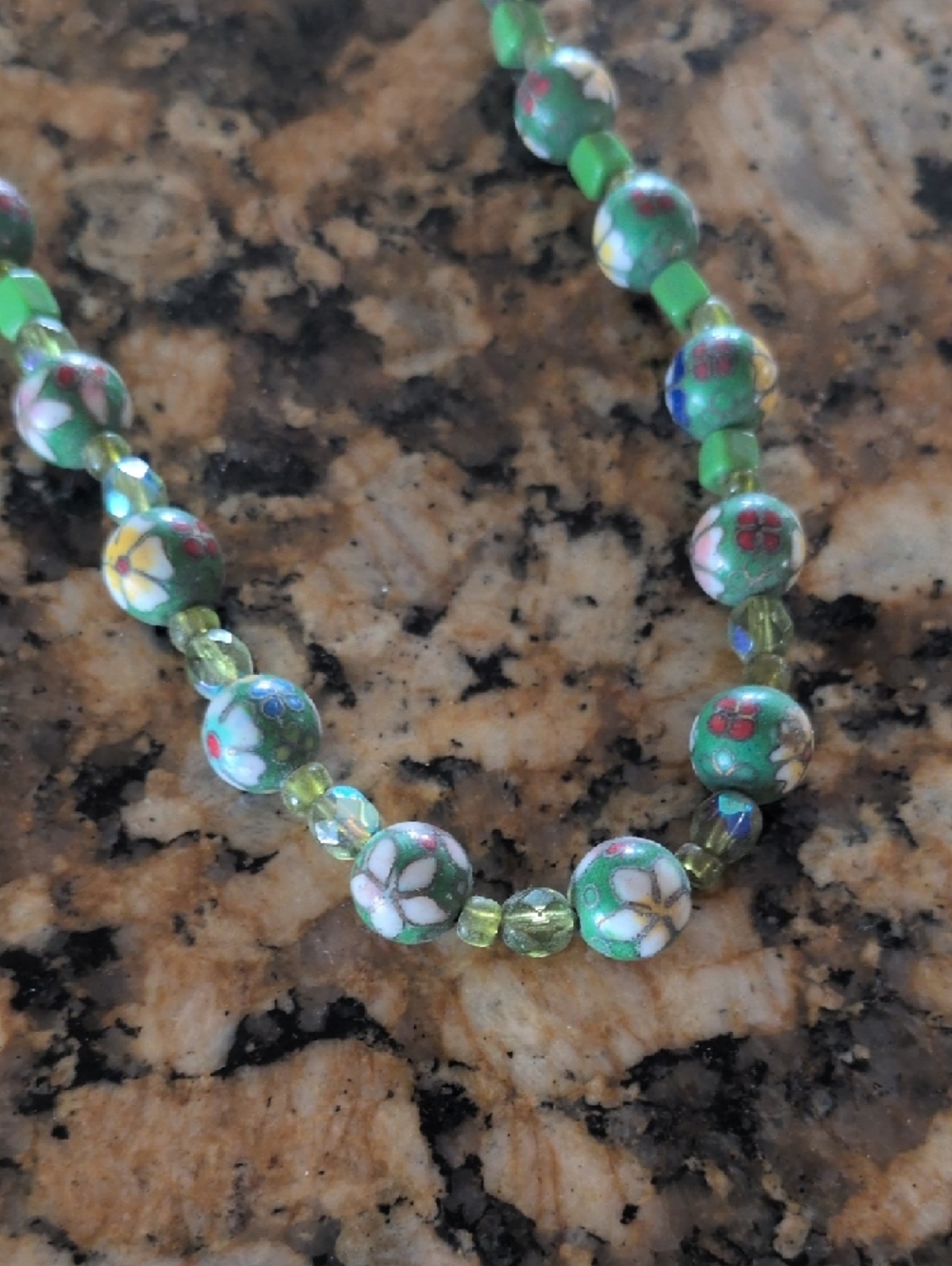 Green Beaded Floral Necklace - Women Jewelry - Picture 2 of 4